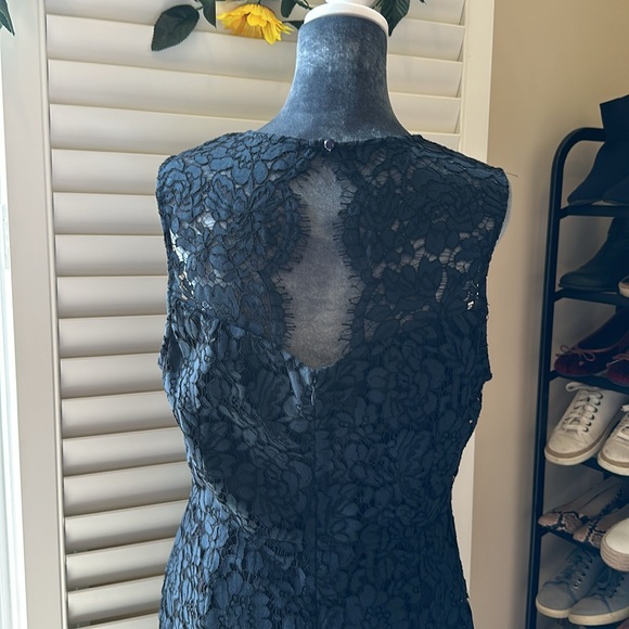 Banana Republic Navy Black Lace Sleeveless Cocktail Dress with Back Cut Out 12P - Picture 7 of 10